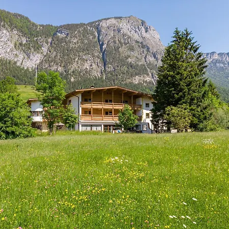 Chalet In Angerberg Near Skiwelt Slopes, Cleaning Included 別荘